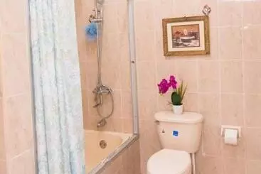 تختخواب و صبحانه Suzette Guesthouse Accommodations