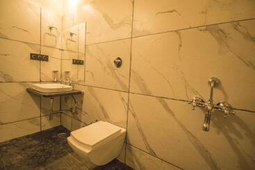 Resort Wowstayz Pachmarhi Ecotel