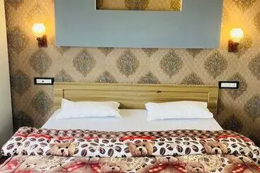 هتل Sizzling Resort And Adventure