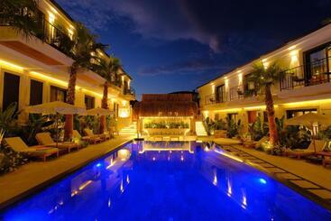 هتل Surga Alaçatı