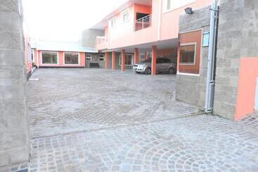 هتل آپارتمان Los Aromos Apart Spa