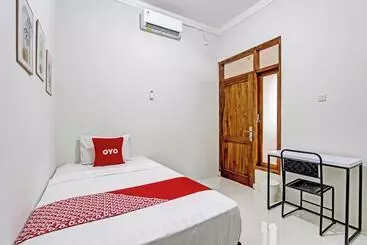 Otel Ndalem Pusponyidro By Reddoorz