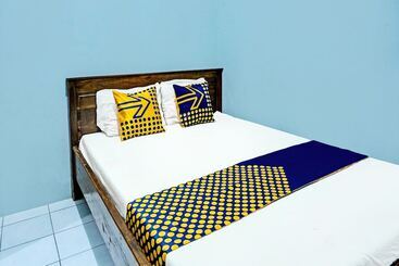 Hotel Sahabat Kost Syariah Pacitan By Oyo