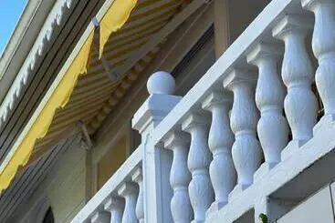 پانسیون Maison Taina