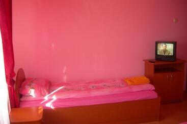 هتل Pensiunea Claudiu