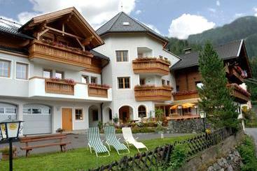 ホテル Sagritzerwirt