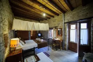 Hotel Teacher S House