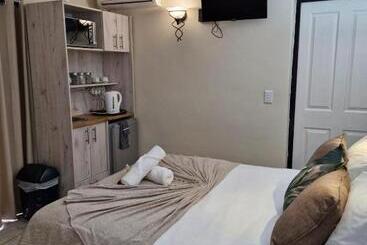 ペンション A Time And A Place