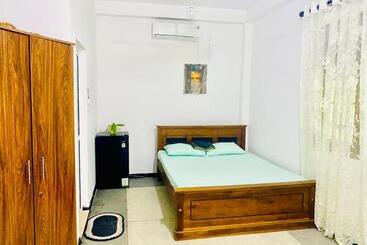 Pensió Serene _ The Shelter 1