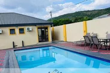 ペンション The Curve Suite Guest House