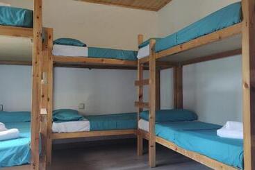 Albergue Villanúa Tritón   4 Hab   Máx 14 Personas