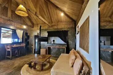 هاستل Tarzan S House