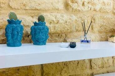 تختخواب و صبحانه Falìkrjda Suite & Rooms