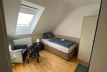 Hotelli Einzelzimmer Mit Bad 14