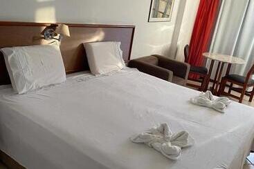 公寓式酒店  Sol Victoria Marina