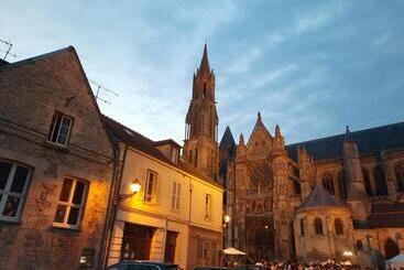 민박 Pierres Et Jardins