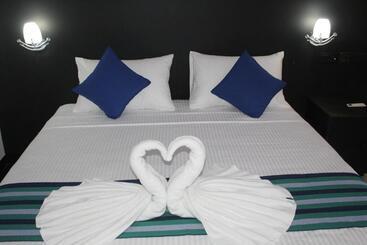 Green Lake View Yala Resort