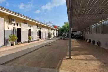 Hotelli Oyo 93525 Griya Wafira Trenggalek Syariah