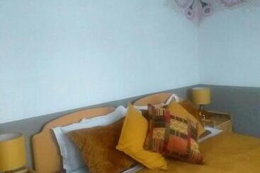 Jesmond B&b Kingsize Ensuite Room 2