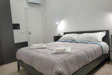 تختخواب و صبحانه Gemini Rooms