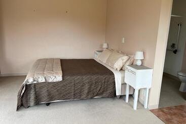 Carrickfergus Cottage Unit 1