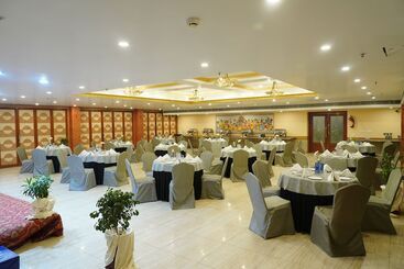 בית מלון כפרי Svn Lake Palace