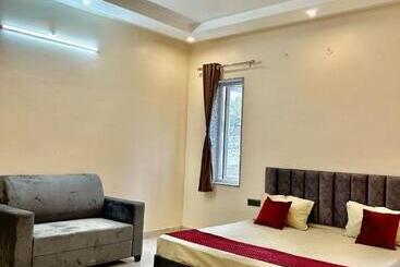 Hotelli The Surya Inn Uttarakhand