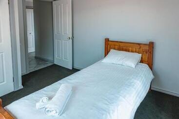 住宿加早餐  Spacious Coastal Gem