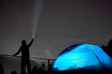 De Hobbit Tent Camping