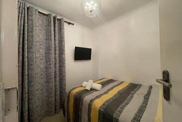 بنسيون Domin Luxury Suites