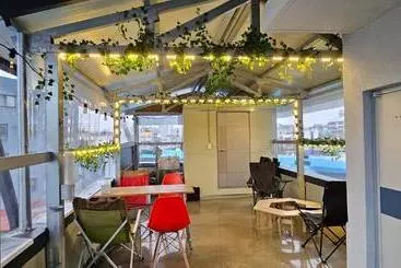 Majatalo Young House