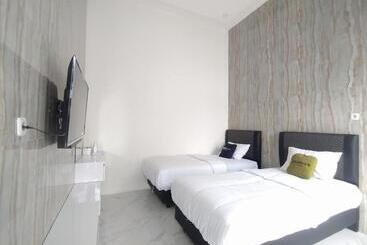 Urbanview Hotel Nimara Ngawi By Reddoorz