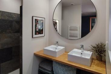 تختخواب و صبحانه Chalet De La Cianario