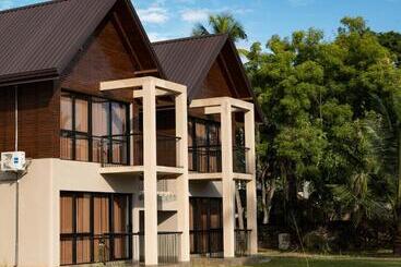 Hotel Woodgrove Cabanas