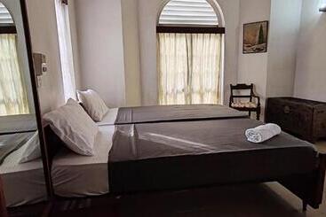 Пансион Jays Guest Diyatha Waterfront