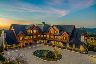 استراحتگاه Flat 2 Qtos Hotel Chateau Du Golden