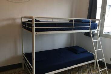 هتل Hostel H1 Miramar