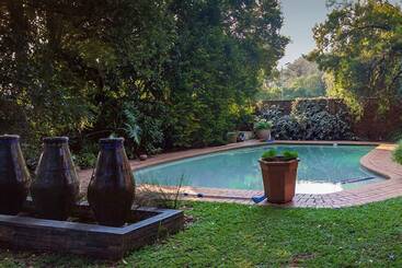 膳宿费 Waters On Willows