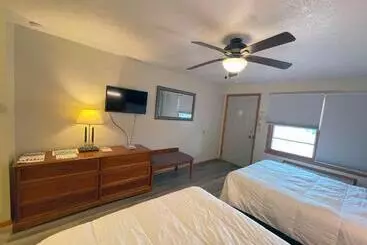 Plantation Motel