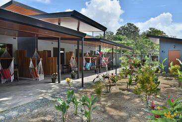 Bed and Breakfast Raya