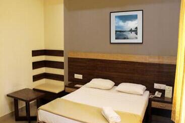 G R B Hotels Aishwarya Grand