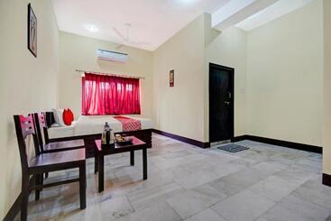 Hotelli Oyo Flagship Leo Club