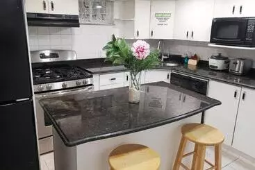 ペンション Tidy Private Rooms With Full Kitchen