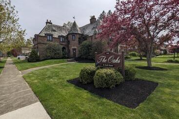 The Oaks B&b Hotel And Spiritual Center