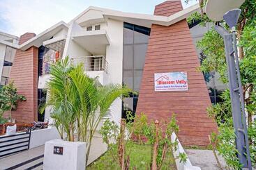 ホテル Oyo Blossom Valley