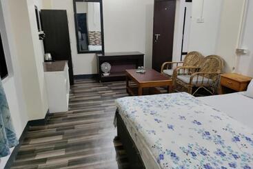 Отель The Shillongs Hills