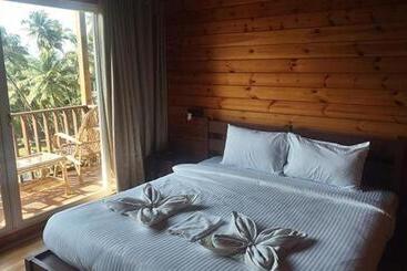 Resort Fabhotel Levels By The Sea