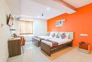 Retkeilymaja Fabhotel Vrj Residency   Nr Chennai Trade Center & St Thomas Mount