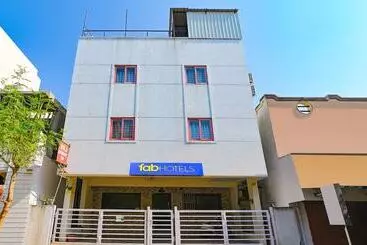 Retkeilymaja Fabhotel Vrj Residency   Nr Chennai Trade Center & St Thomas Mount