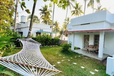 Aamiaismajoitus (B&B) Point Break Varkala